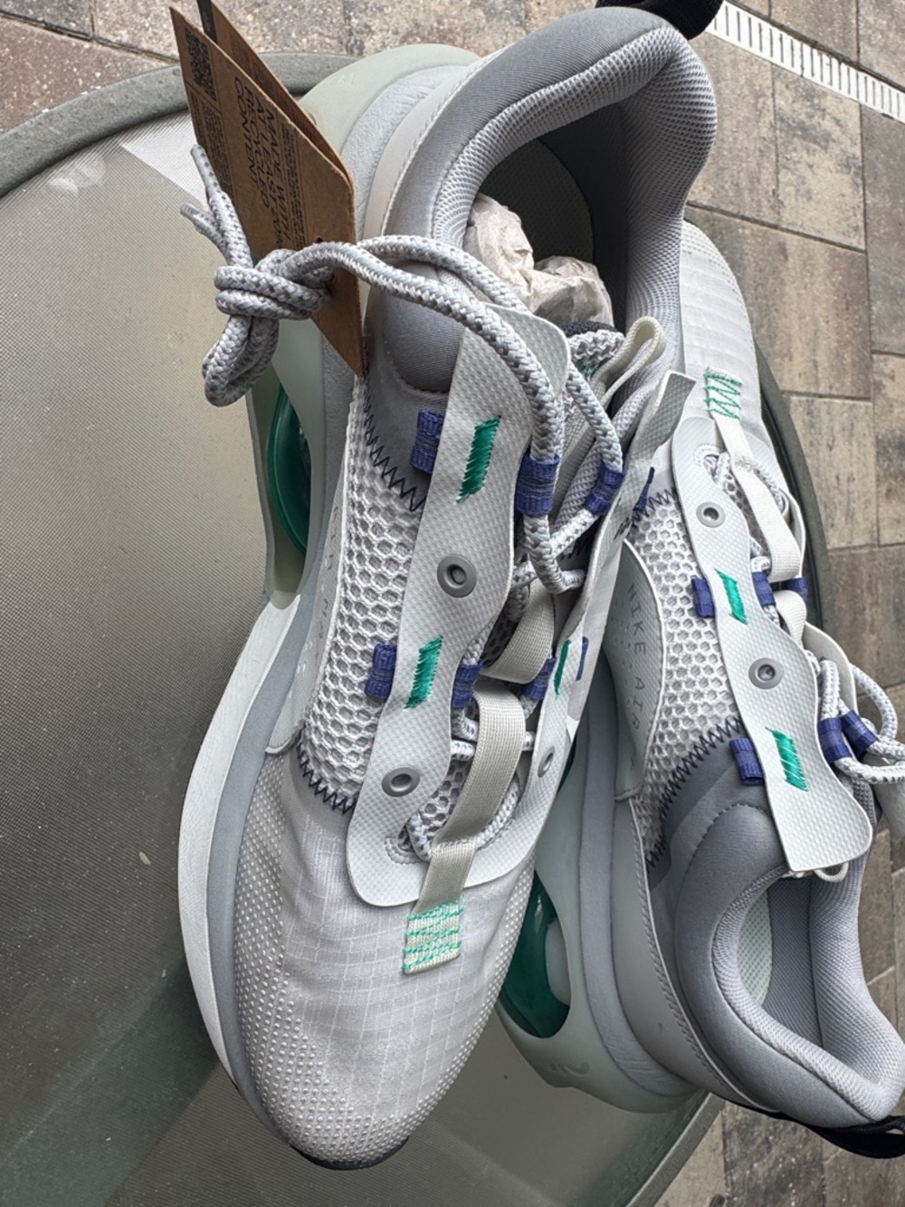 NWT MensNIKE air Max 2021 Grey Athletic Sneakers with Teal & Purple